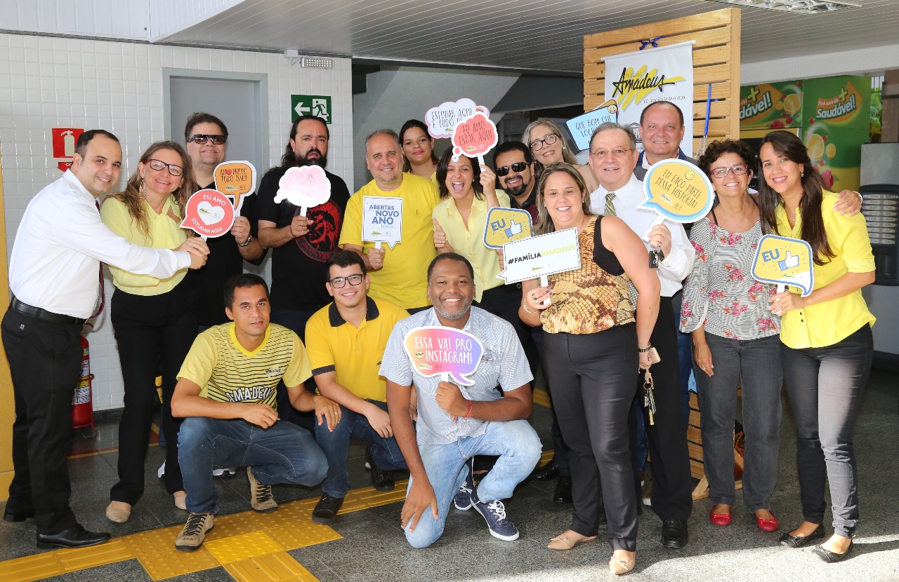 Alunos do Ensino Médio Voltam às Aulas