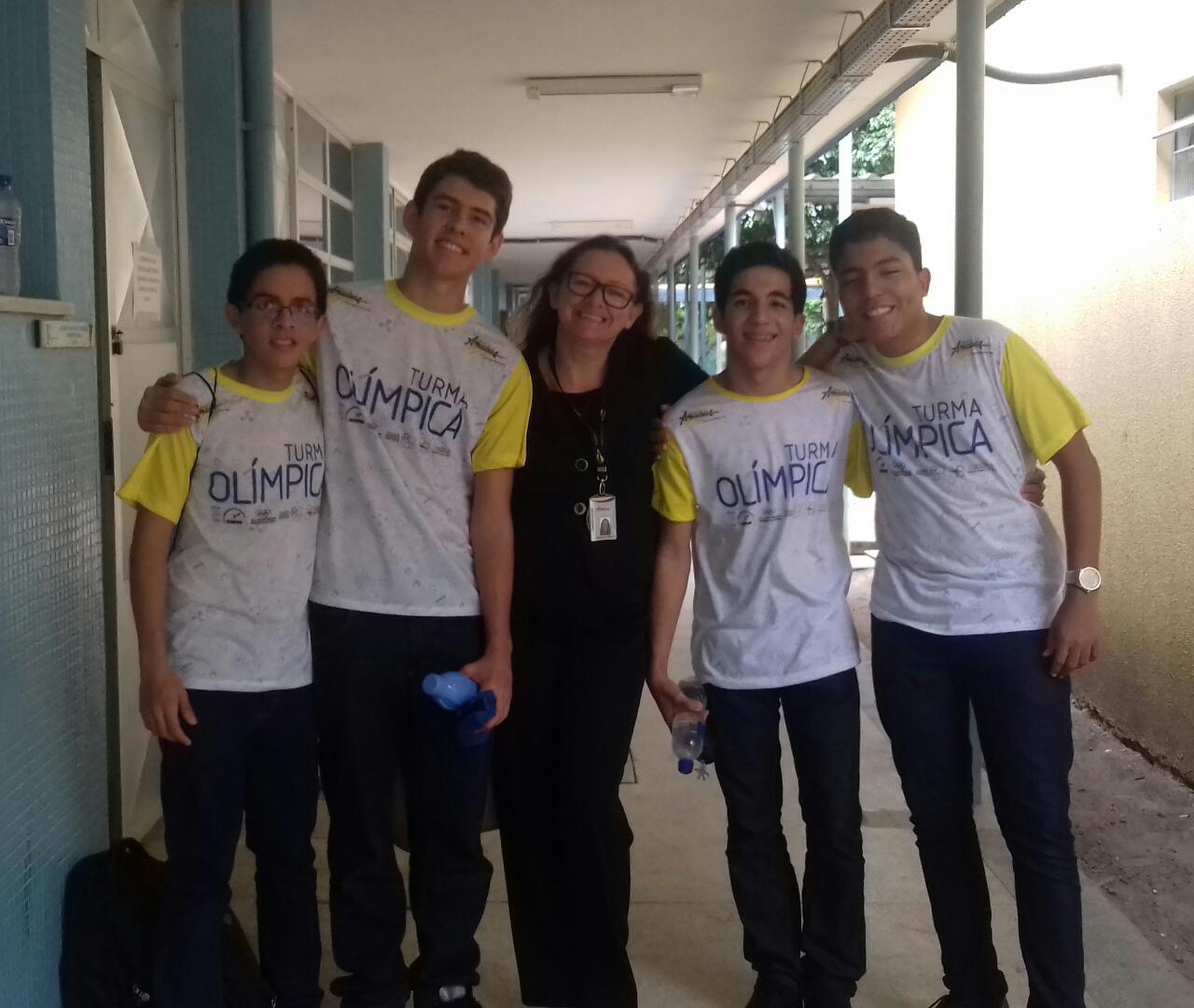 Alunos do Amadeus participam de prova da Olimpíada Brasileira de Robótica