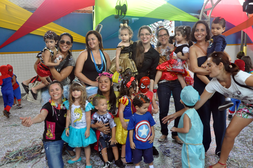 Colégio Amadeus em clima de carnaval